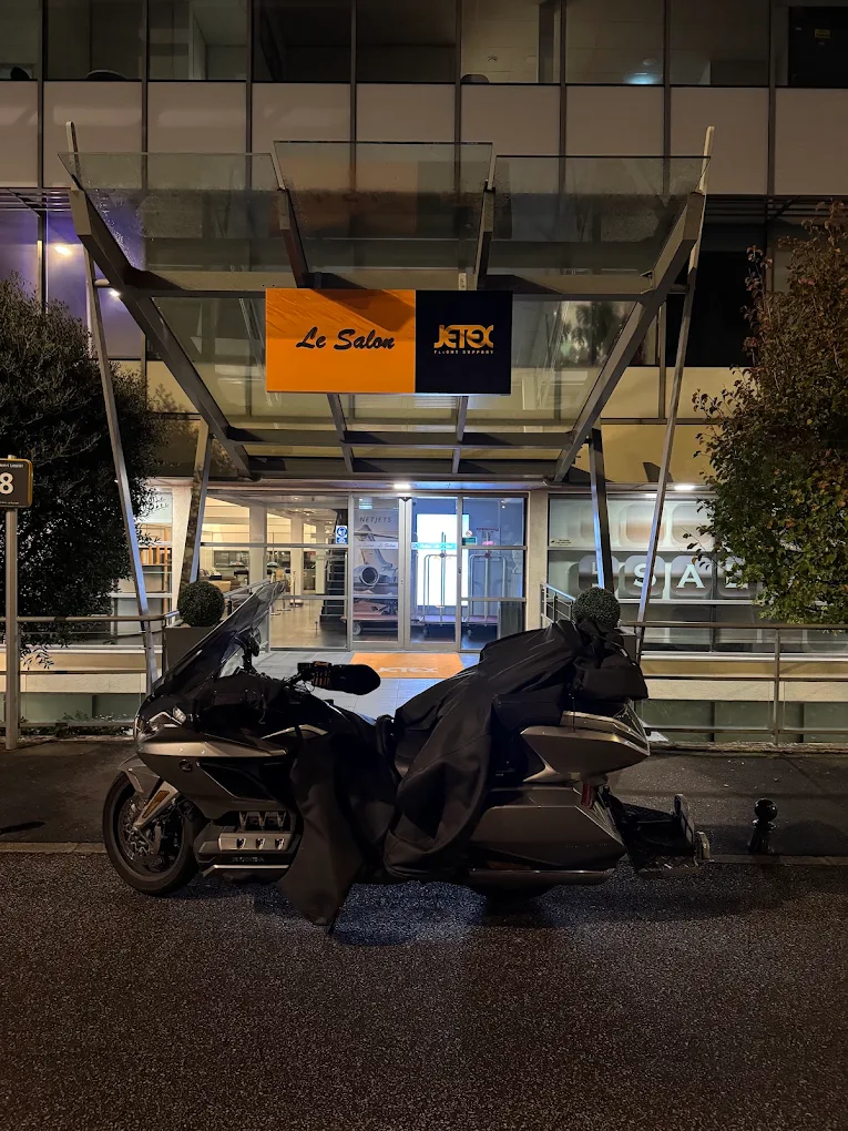 Combien de temps pour rejoindre Orly ou CDG depuis Montparnasse en taxi moto ?